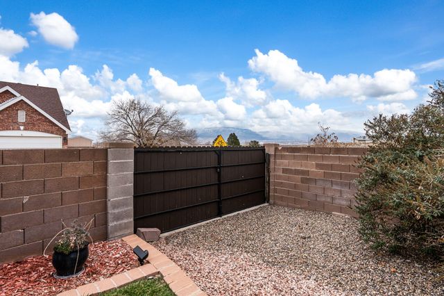 7456 Longview Drive NW, Albuquerque, NM 87120