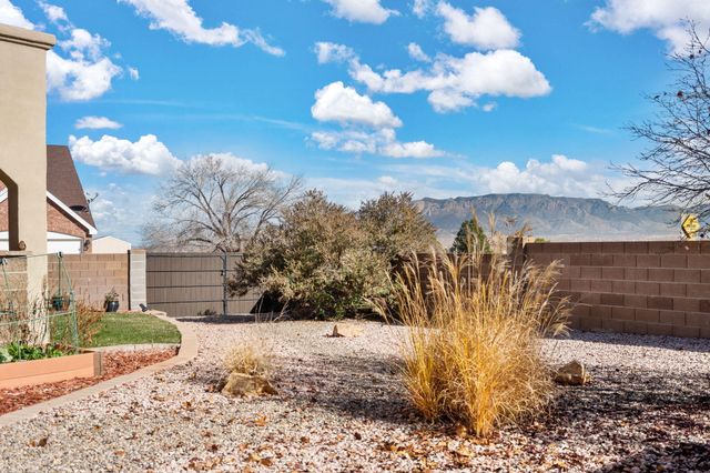 7456 Longview Drive NW, Albuquerque, NM 87120