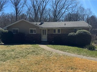 446 Amherst Ave, Moon/crescent Twp, PA 15108