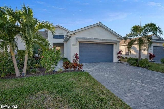 9083 Saint Lucia DR, Naples, FL 34114