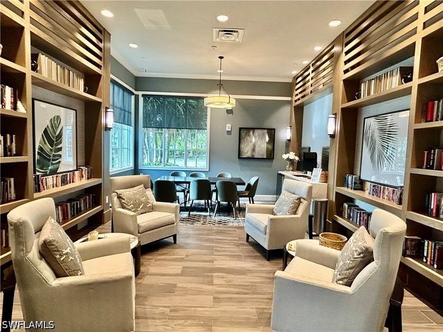 9083 Saint Lucia DR, Naples, FL 34114