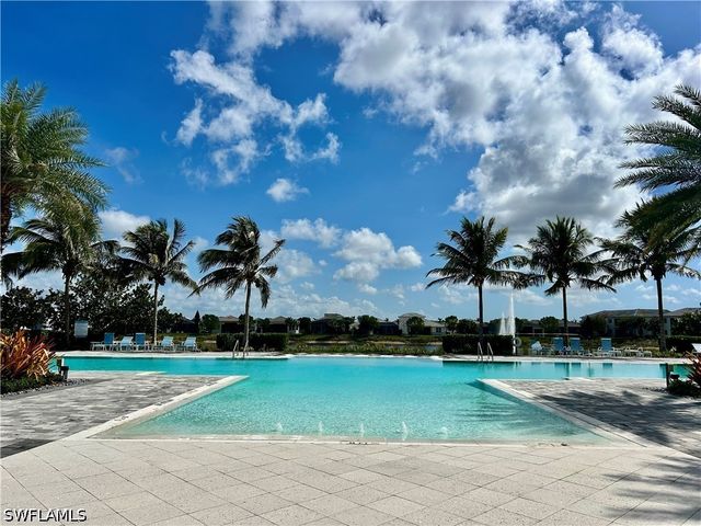 9083 Saint Lucia DR, Naples, FL 34114