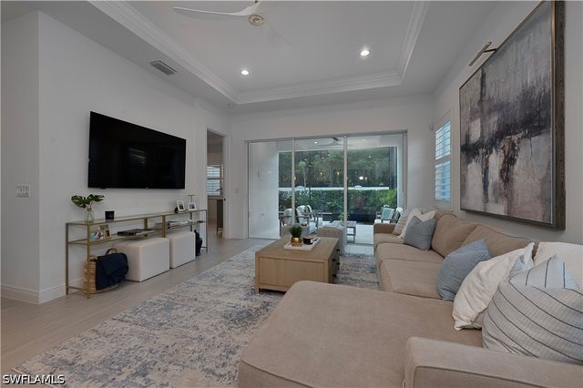 9083 Saint Lucia DR, Naples, FL 34114