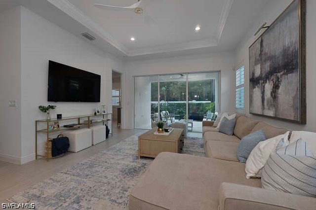 9083 Saint Lucia DR, Naples, FL 34114