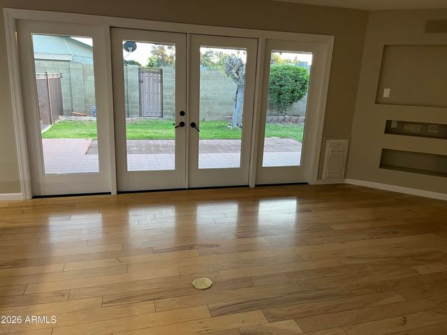 3301 W BELMONT Avenue, Phoenix, AZ 85051