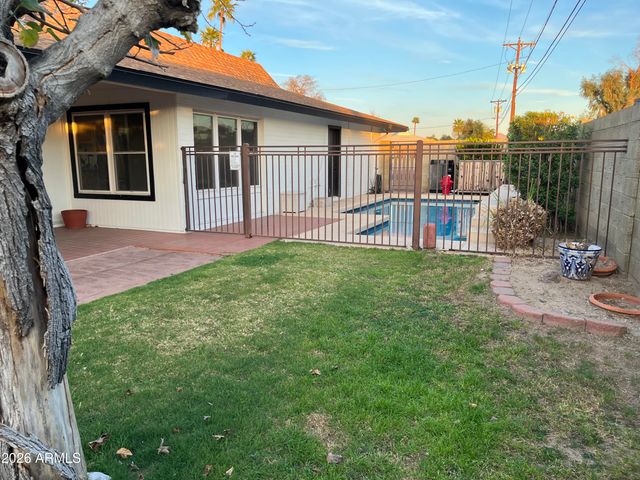 3301 W BELMONT Avenue, Phoenix, AZ 85051