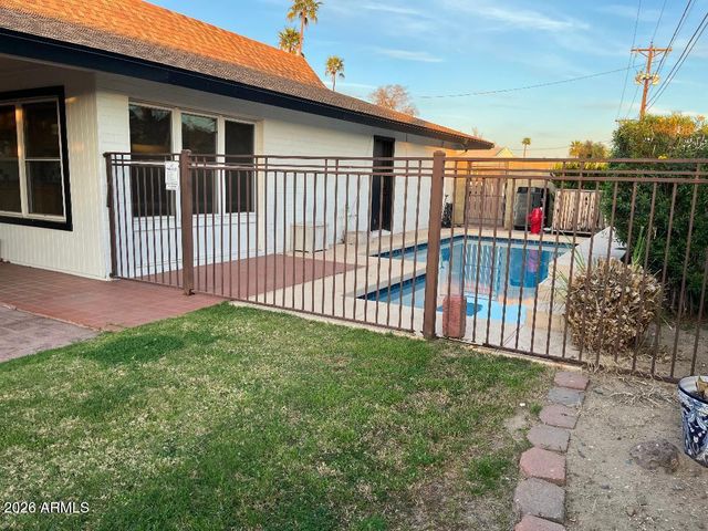 3301 W BELMONT Avenue, Phoenix, AZ 85051