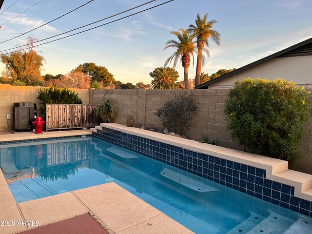 3301 W BELMONT Avenue, Phoenix, AZ 85051