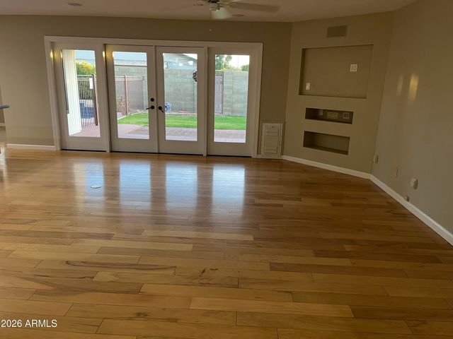 3301 W BELMONT Avenue, Phoenix, AZ 85051