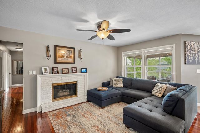 1167 20th Place, West Des Moines, IA 50265