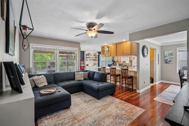1167 20th Place, West Des Moines, IA 50265