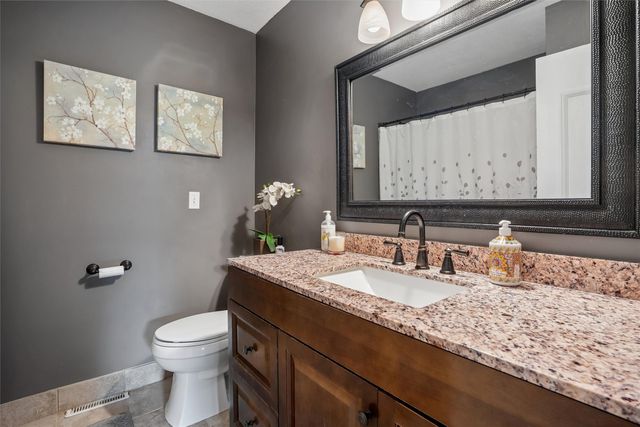 1167 20th Place, West Des Moines, IA 50265