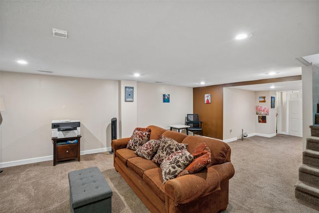 1167 20th Place, West Des Moines, IA 50265