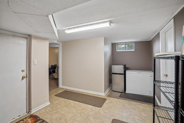 1167 20th Place, West Des Moines, IA 50265