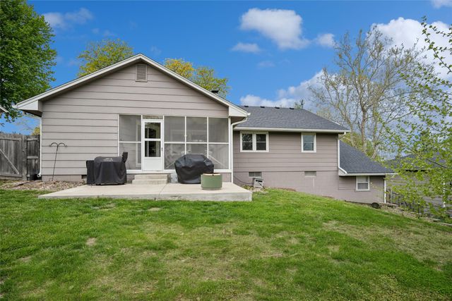 1167 20th Place, West Des Moines, IA 50265