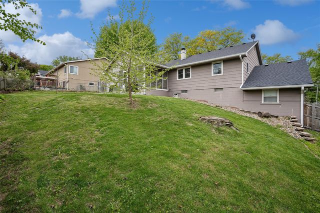 1167 20th Place, West Des Moines, IA 50265