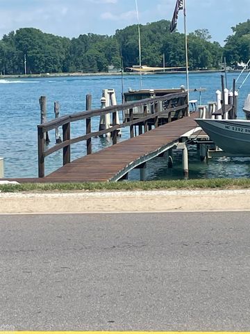 2567 St. Clair River Drive, Algonac, MI 48001