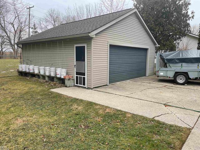 2567 St. Clair River Drive, Algonac, MI 48001