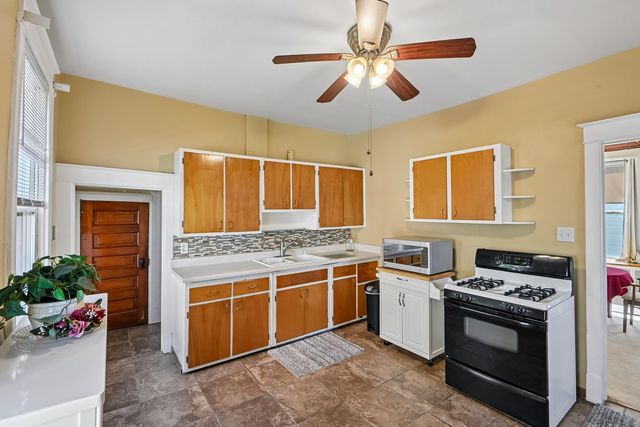 3308 Wesley Avenue, Berwyn, IL 60402