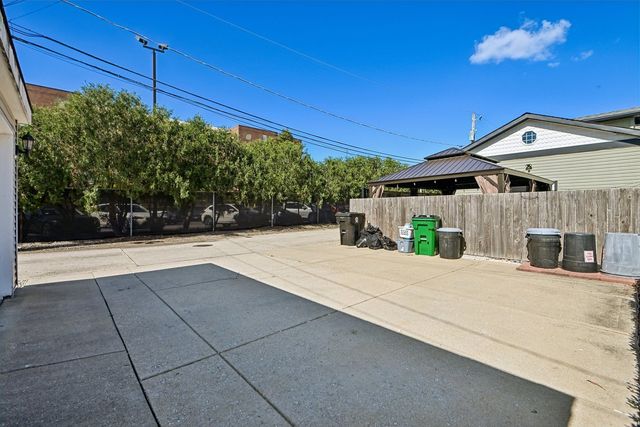 3308 Wesley Avenue, Berwyn, IL 60402