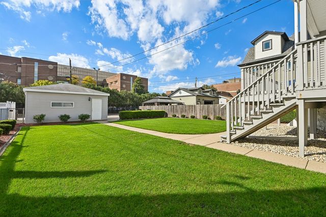 3308 Wesley Avenue, Berwyn, IL 60402