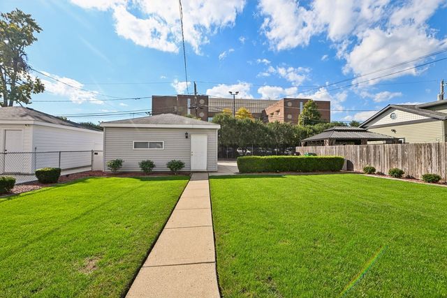 3308 Wesley Avenue, Berwyn, IL 60402