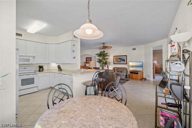 3924 Forest Glen BLVD 102, Naples, FL 34114