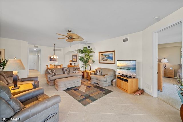 3924 Forest Glen BLVD 102, Naples, FL 34114