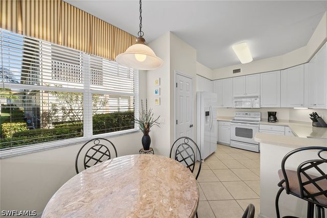 3924 Forest Glen BLVD 102, Naples, FL 34114