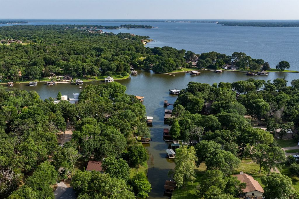 2143 Hickory Trace, Mabank, TX 75156