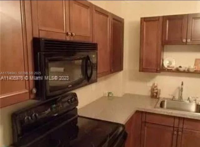 4400 Hillcrest Dr 215-b 215-B, Hollywood, FL 33021