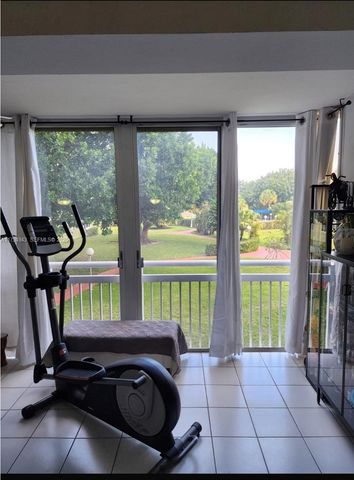 4400 Hillcrest Dr 215-b 215-B, Hollywood, FL 33021