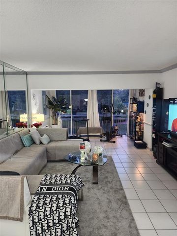 4400 Hillcrest Dr 215-b 215-B, Hollywood, FL 33021