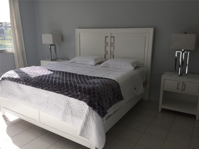 4400 Hillcrest Dr 215-b 215-B, Hollywood, FL 33021