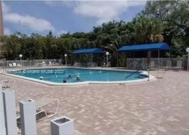 4400 Hillcrest Dr 215-b 215-B, Hollywood, FL 33021