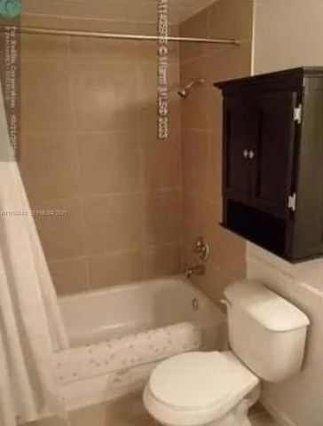 4400 Hillcrest Dr 215-b 215-B, Hollywood, FL 33021