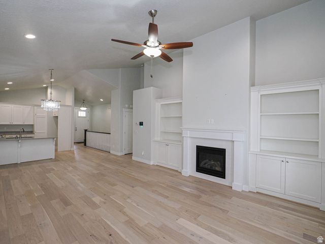 10673 S BRIDLEWOOD LN, Sandy, UT 84092