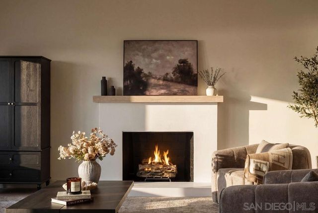 8390 Cliffridge, La Jolla, CA 92037