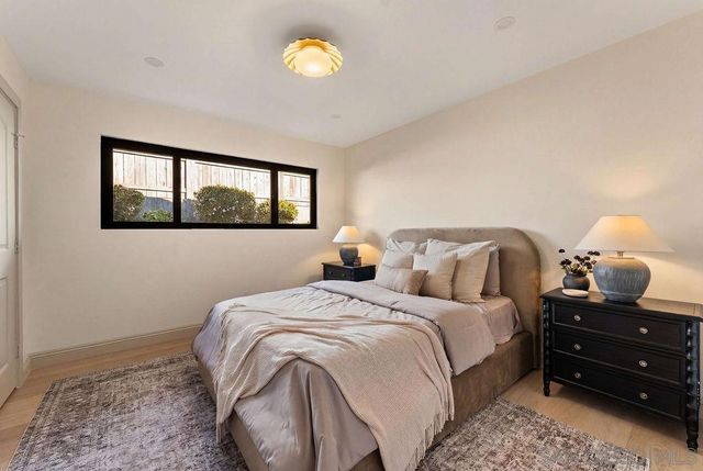 8390 Cliffridge, La Jolla, CA 92037