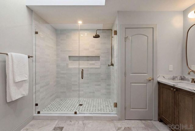 8390 Cliffridge, La Jolla, CA 92037