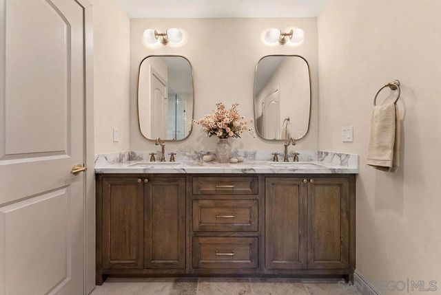 8390 Cliffridge, La Jolla, CA 92037