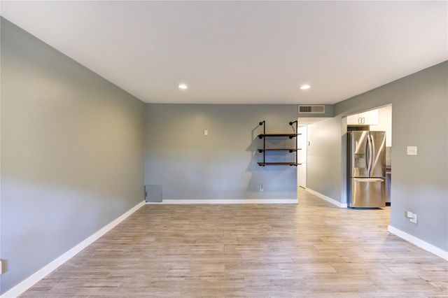 3224 Timmons Lane 155, Houston, TX 77027