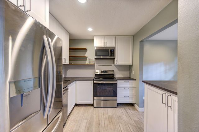 3224 Timmons Lane 155, Houston, TX 77027