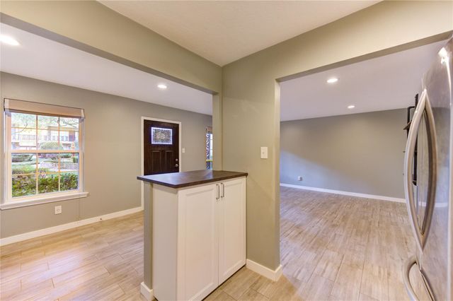 3224 Timmons Lane 155, Houston, TX 77027