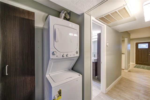 3224 Timmons Lane 155, Houston, TX 77027