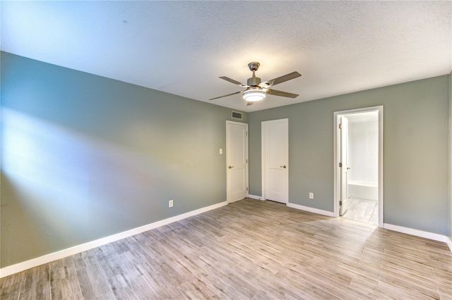 3224 Timmons Lane 155, Houston, TX 77027