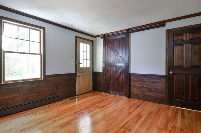 46 Donnelly Dr, Dover, MA 02030