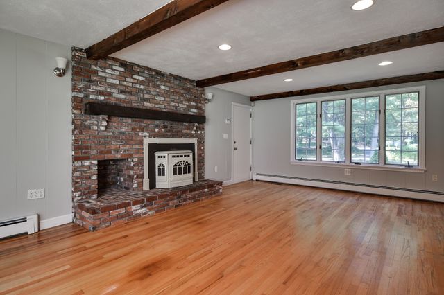 46 Donnelly Dr, Dover, MA 02030