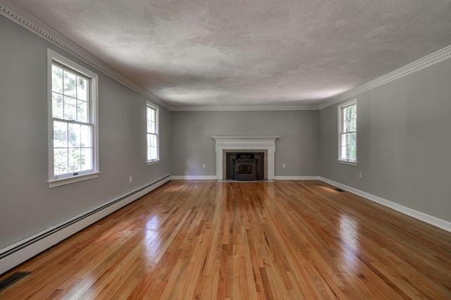 46 Donnelly Dr, Dover, MA 02030