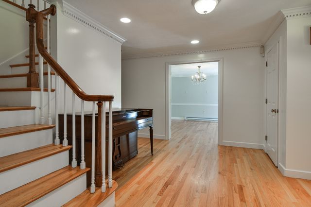 46 Donnelly Dr, Dover, MA 02030
